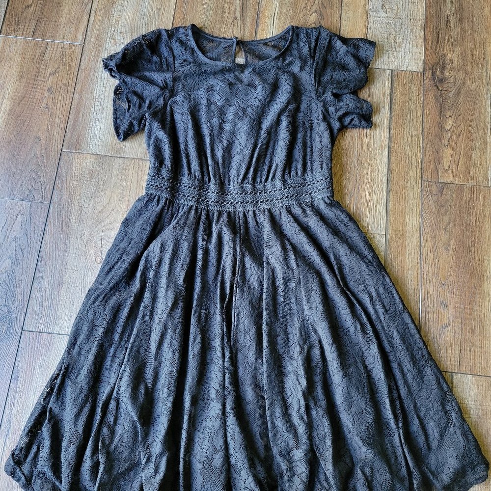 Black lace dress